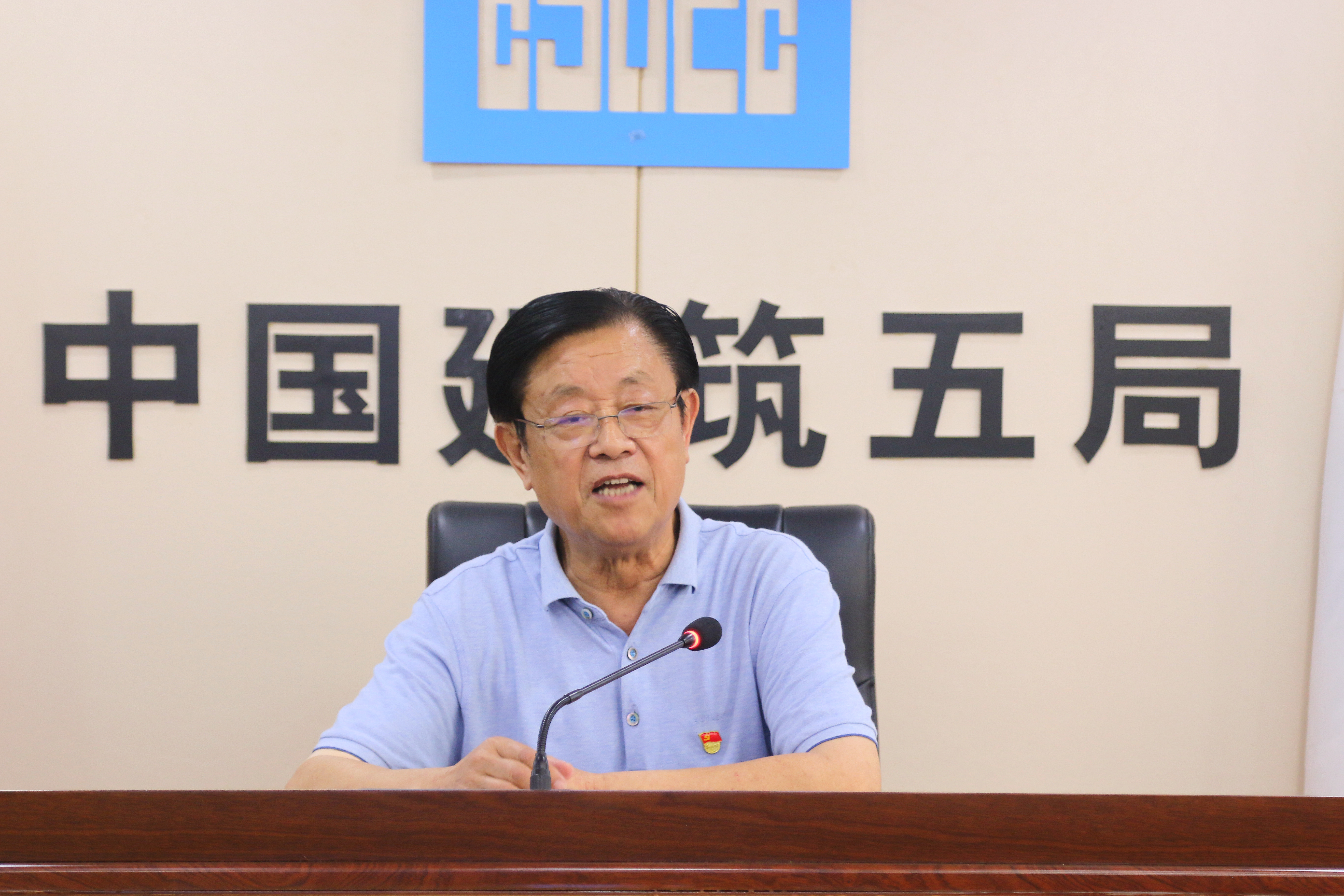于海滨.jpg