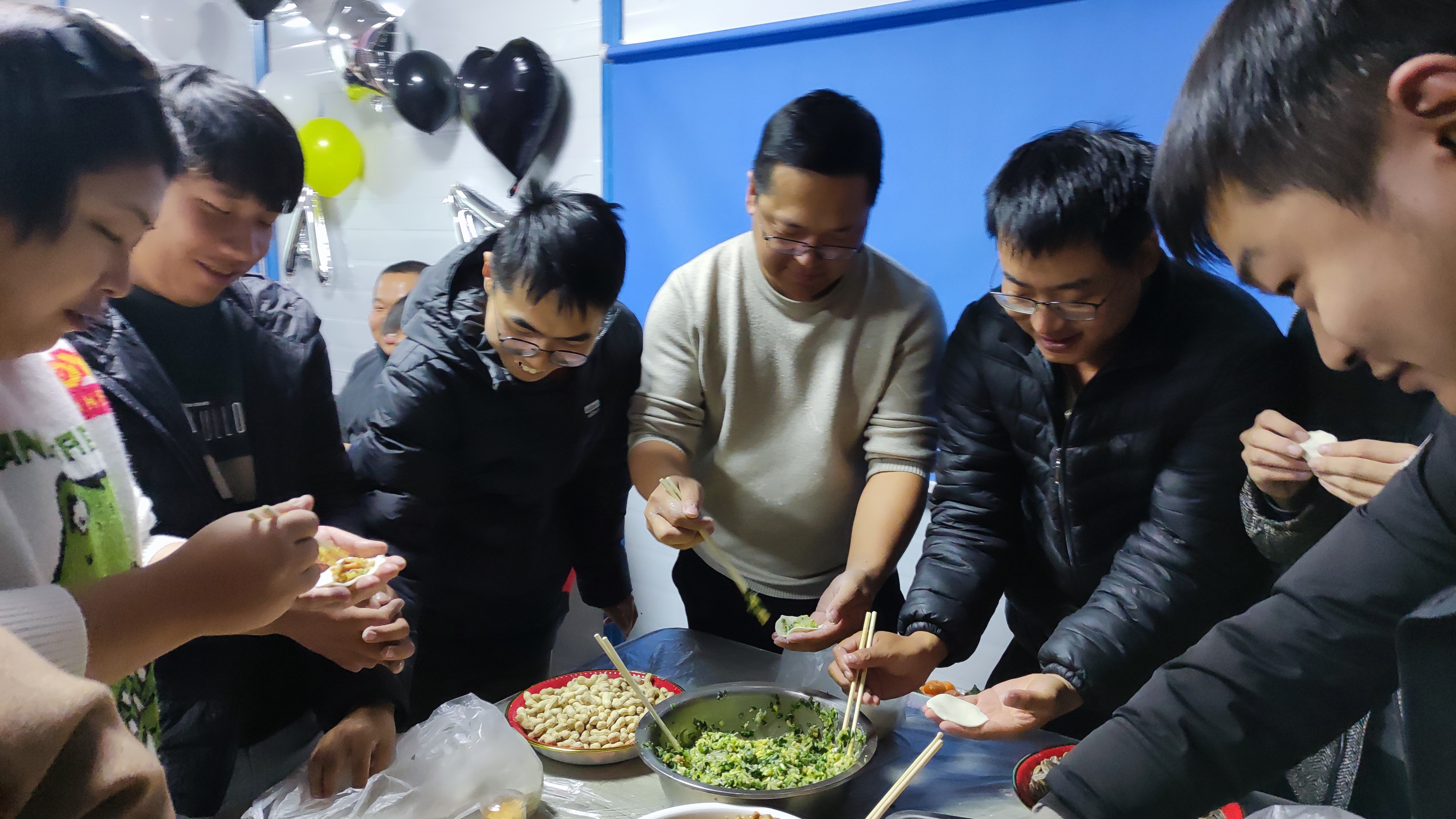 包饺子比赛.jpg